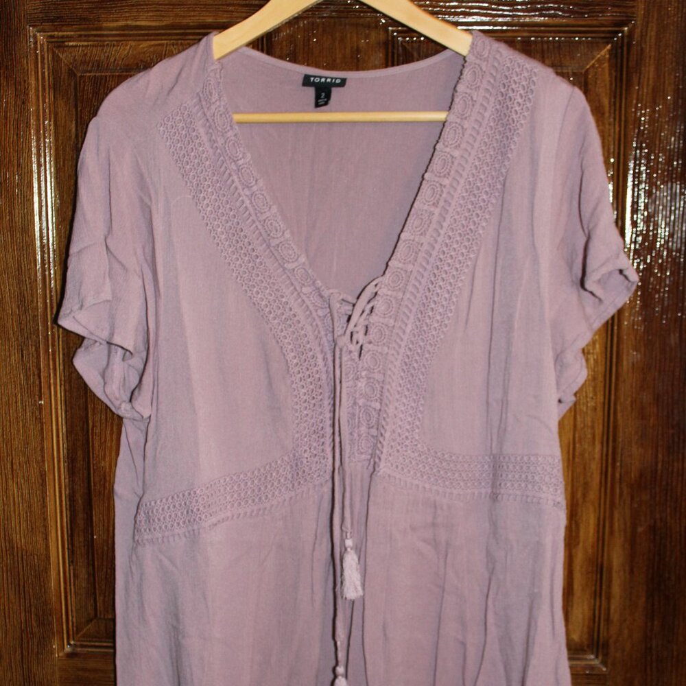 Purple short sleeve retro top.